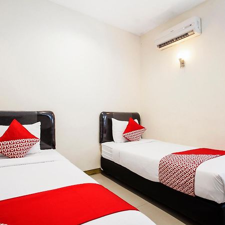 Hotel O Genteng Near Genteng Market Formerly Uno Hotel Surabaya Eksteriør billede