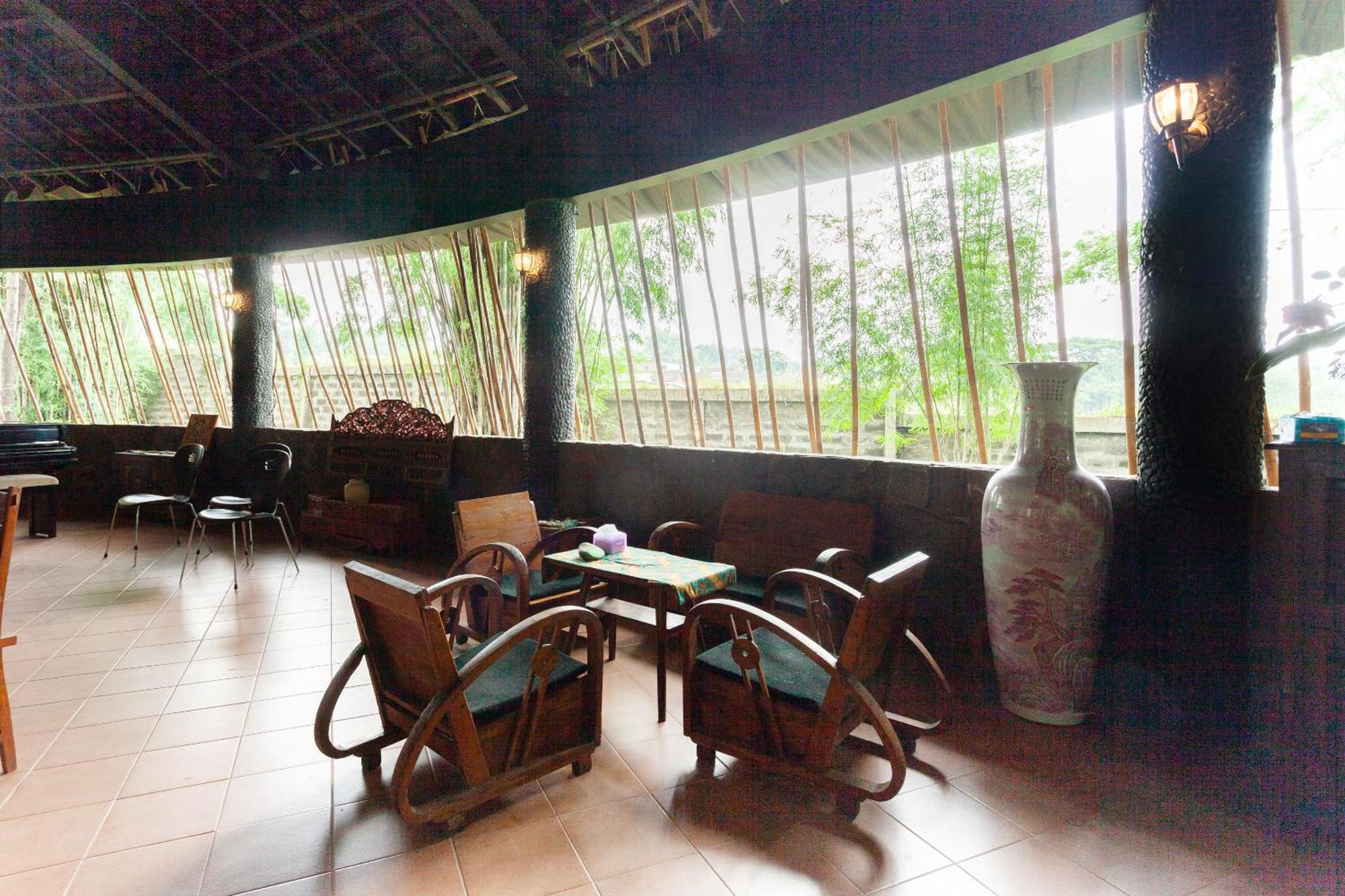Hotel O Genteng Near Genteng Market Formerly Uno Hotel Surabaya Eksteriør billede