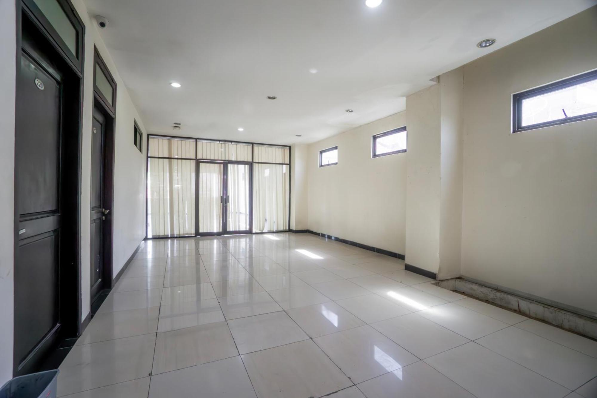 Hotel O Genteng Near Genteng Market Formerly Uno Hotel Surabaya Eksteriør billede