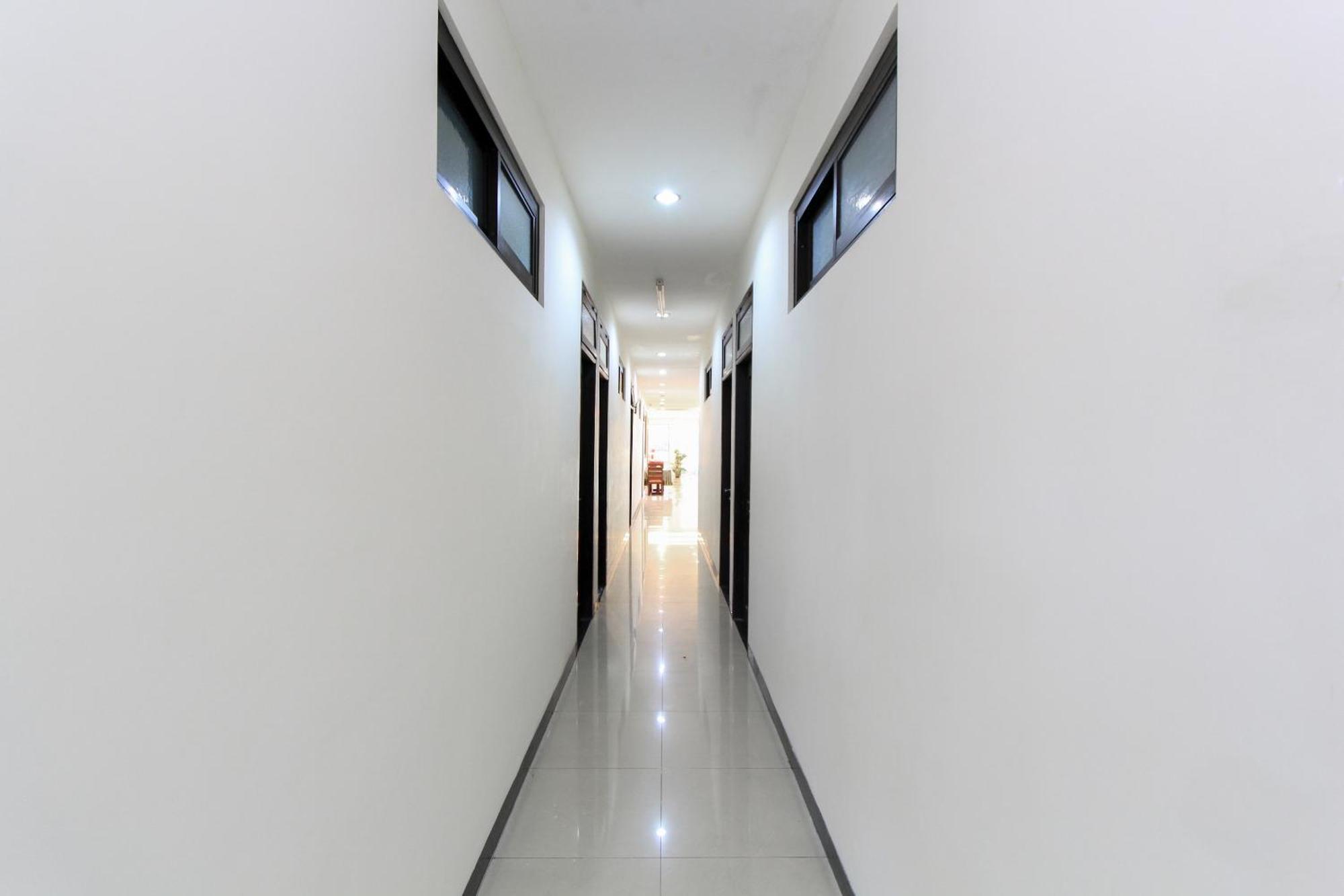 Hotel O Genteng Near Genteng Market Formerly Uno Hotel Surabaya Eksteriør billede