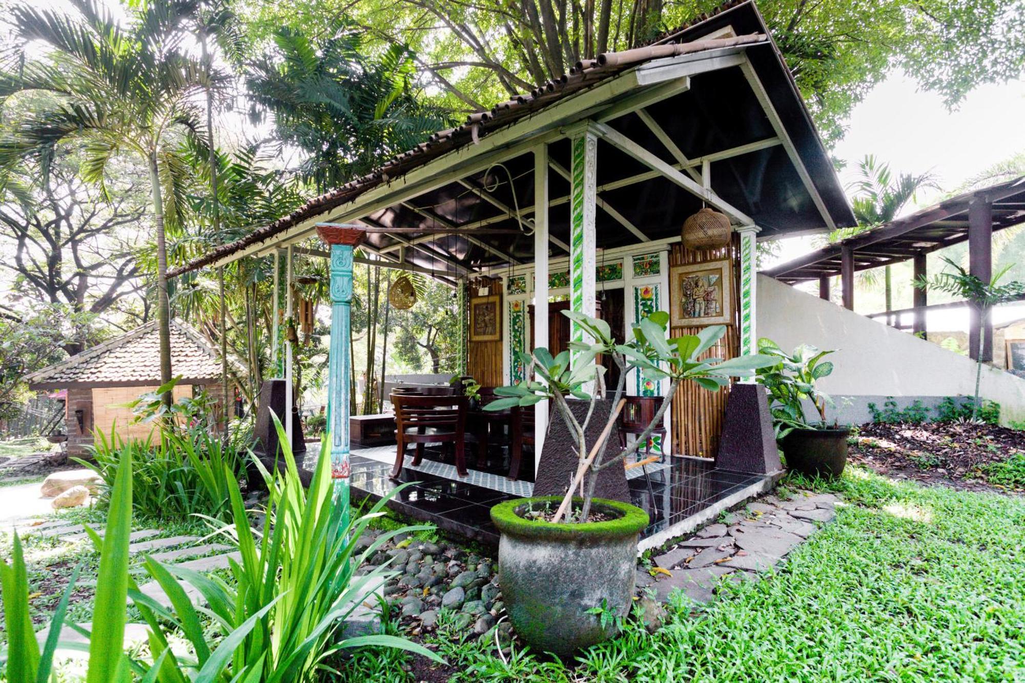 Hotel O Genteng Near Genteng Market Formerly Uno Hotel Surabaya Eksteriør billede